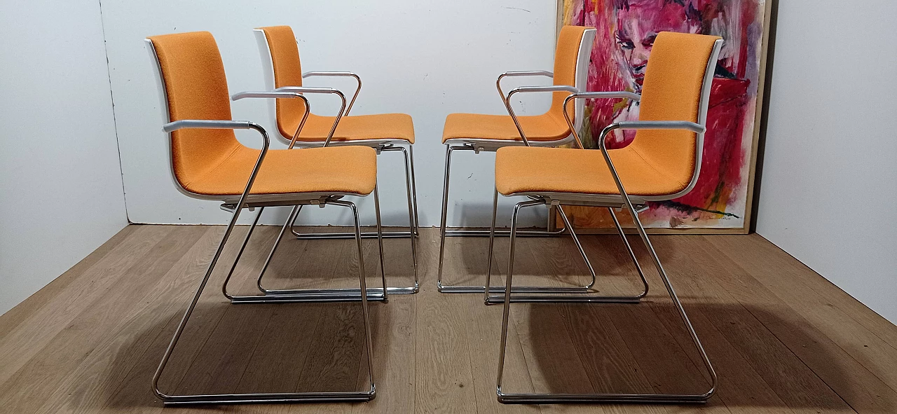 4 Sedia Catifa 46 con braccioli in tessuto Kvard arancio di Studio LAM per Arper 134