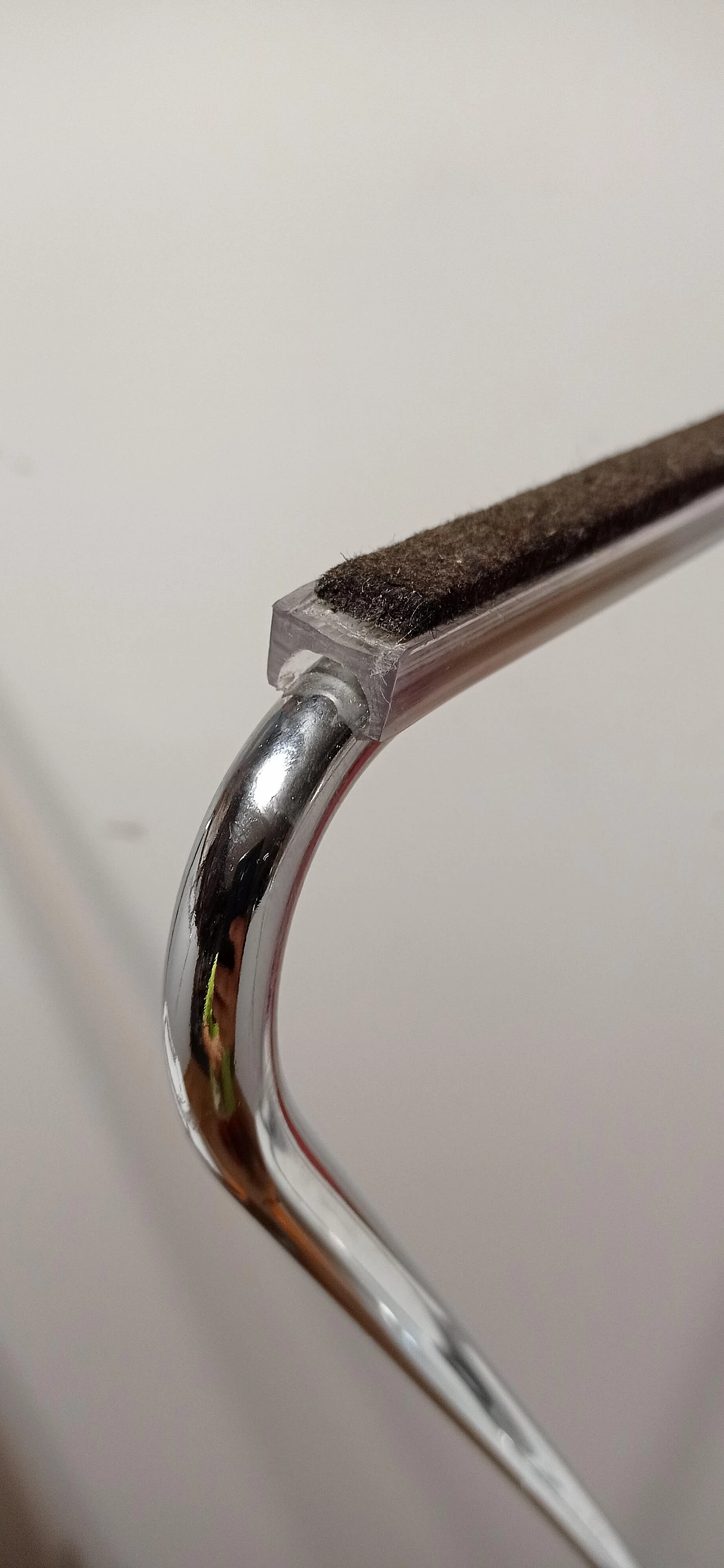 4 Sedia Catifa 46 con braccioli in tessuto Kvard arancio di Studio LAM per Arper 144