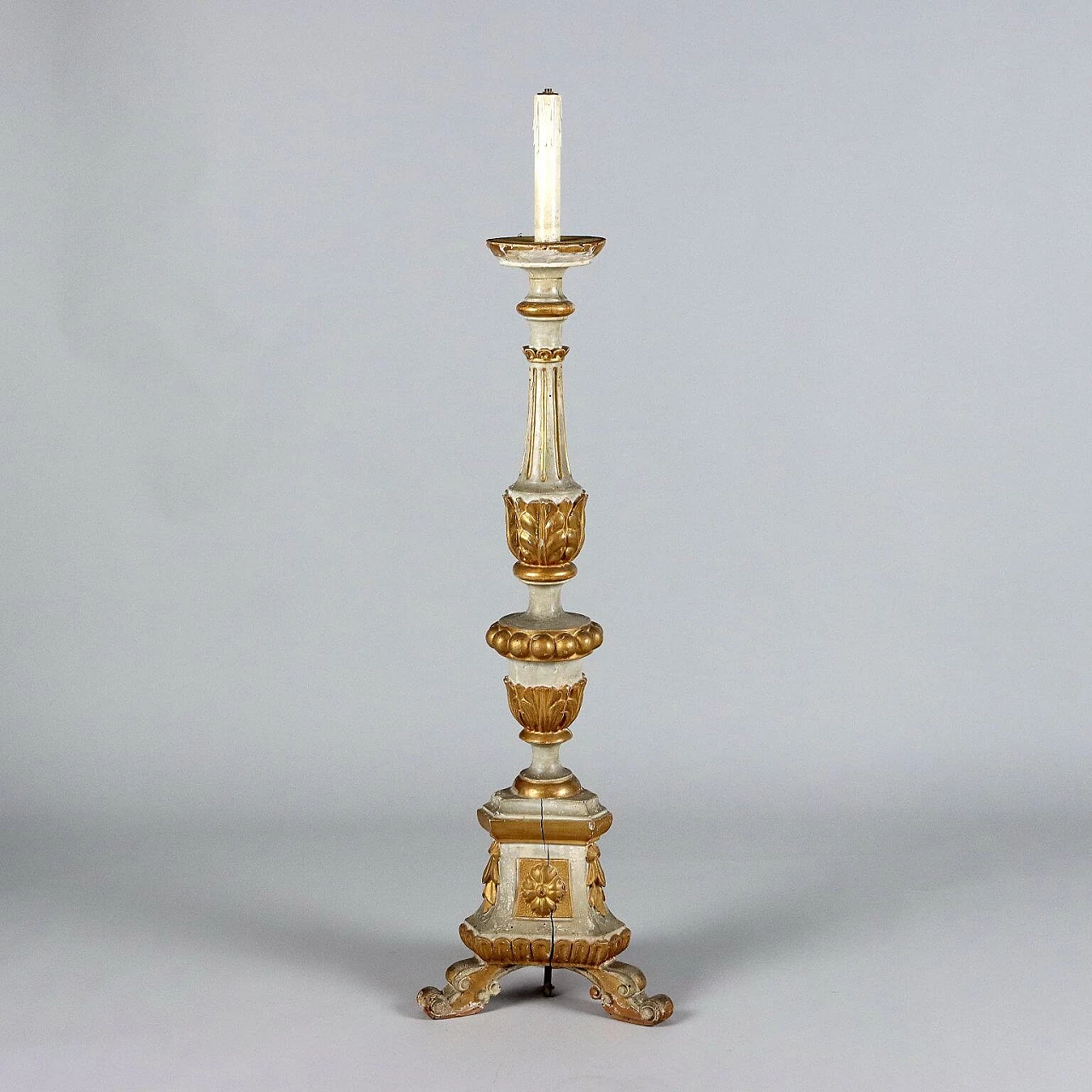 Eclectic carved, lacquered and gilded wood torch holder, mid-19th century 1