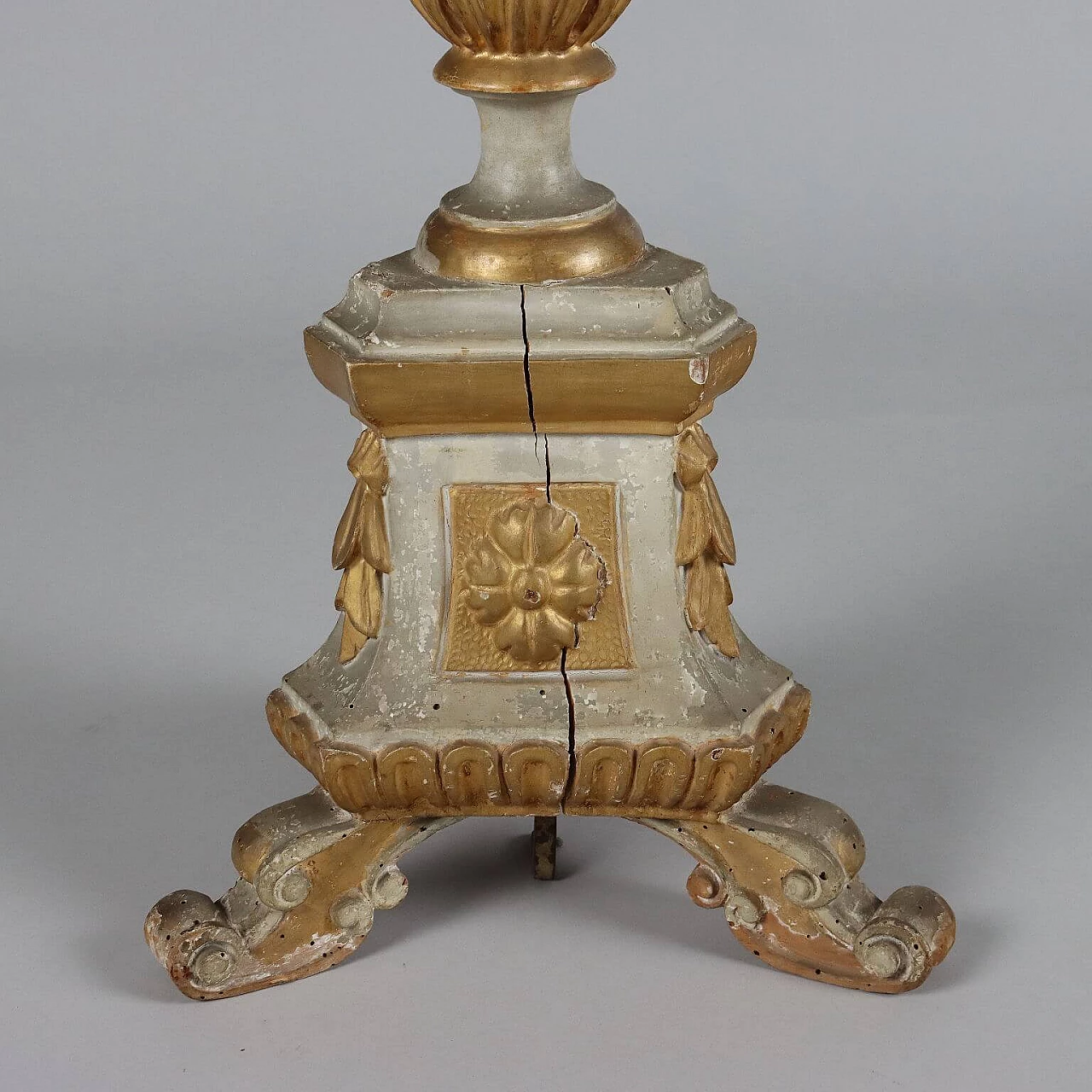 Eclectic carved, lacquered and gilded wood torch holder, mid-19th century 6