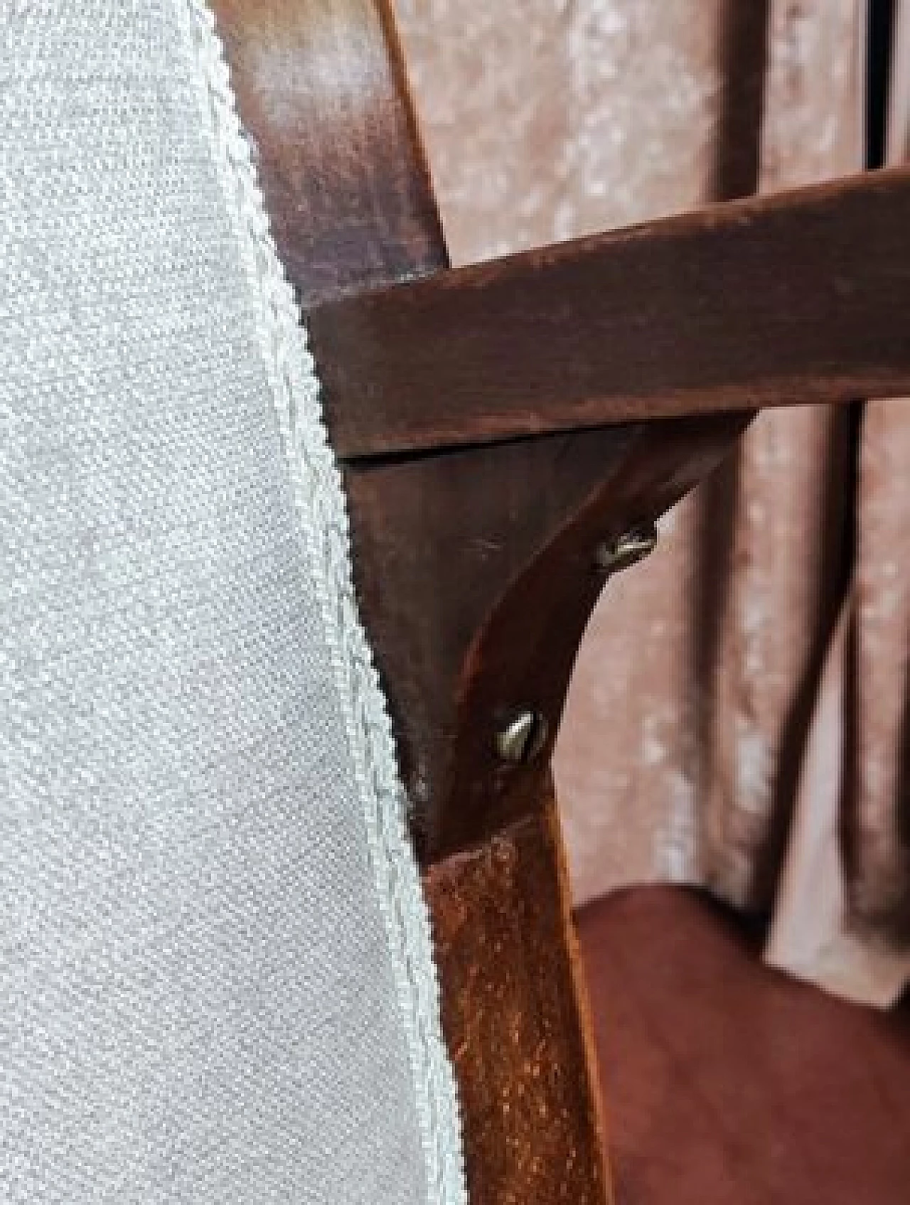 Coppia di poltrone Art Nouveau in faggio e tessuto bianco, fine '800 18