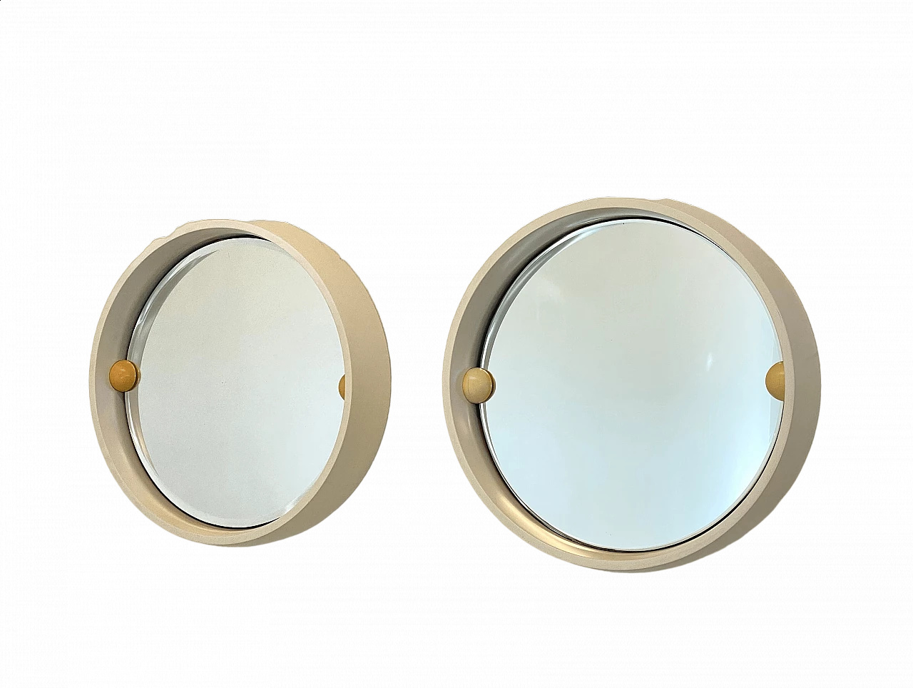 Pair of round ivory lacquered wood tilting mirrors, 1970s 12