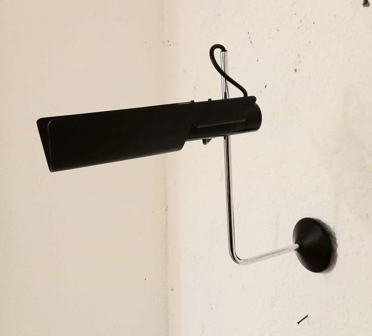 Applique in metallo nello stile di Oluce, anni '70 5