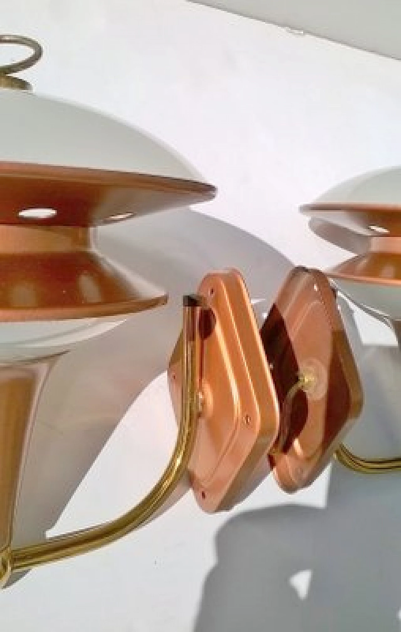 Coppia di applique a due dischi in vetro smerigliato con struttura in metallo, anni '60 3