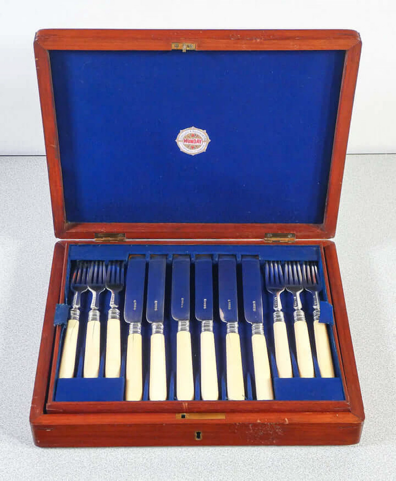 Sterling silver dessert cutlery service by Henry Wilkinson with case, 1872 2
