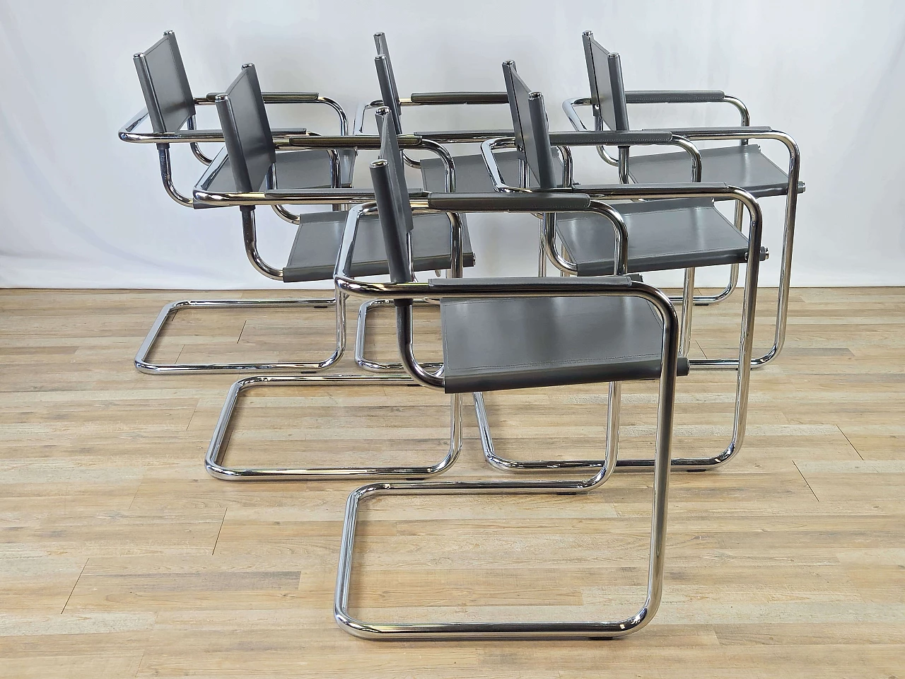 6 Poltrone stile Bauhaus in acciaio tubolare e pelle grigia, anni '70 3