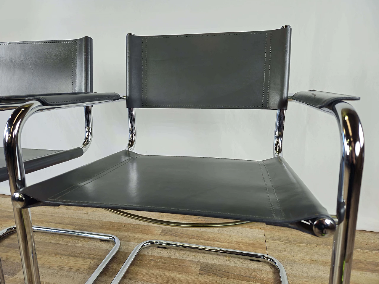 6 Poltrone stile Bauhaus in acciaio tubolare e pelle grigia, anni '70 10