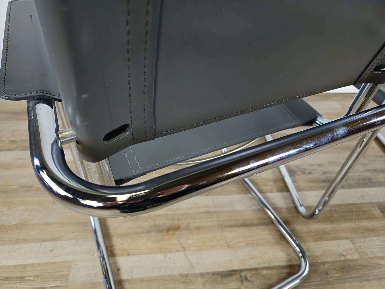 6 Poltrone stile Bauhaus in acciaio tubolare e pelle grigia, anni '70 19