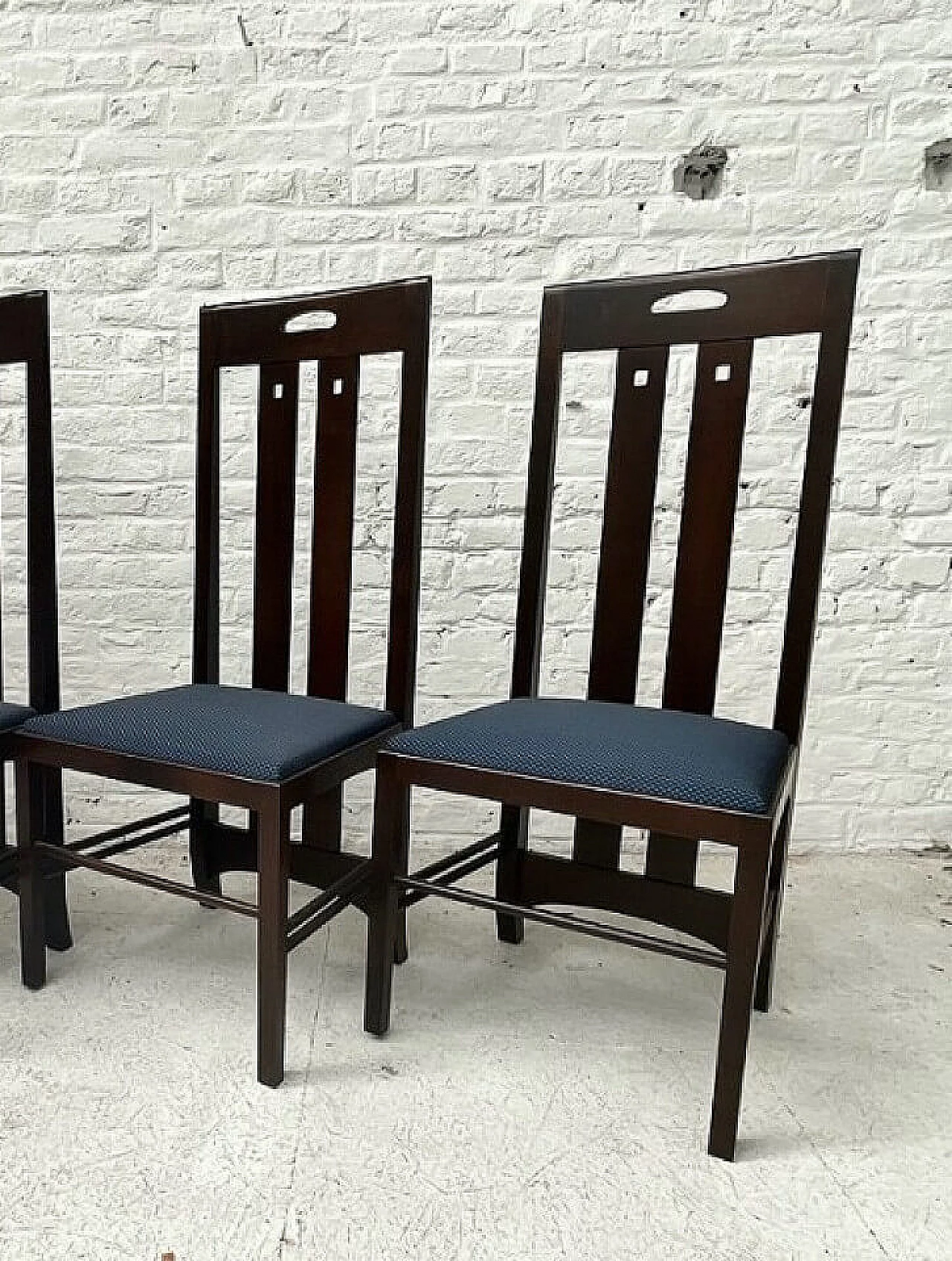 Coppia di sedie Ingram nere di Charles Rennie Mackintosh per Cassina, anni '80 11