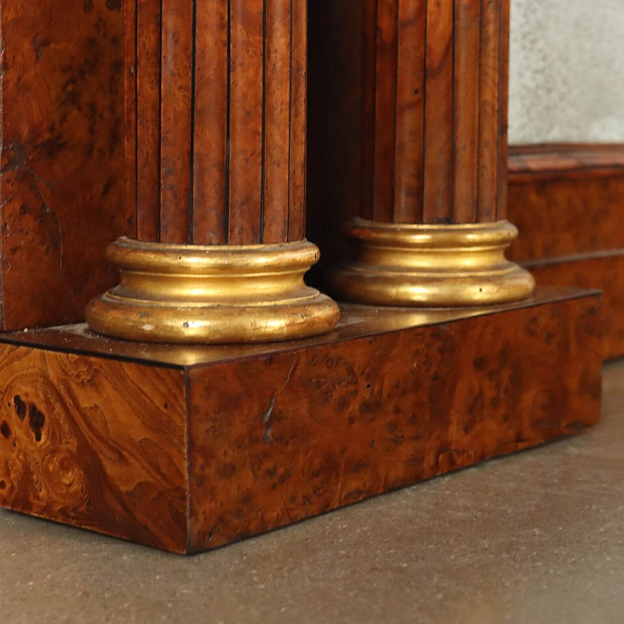 Charles X fireplace panelled in elm burl attributed to Paolo Moschini, 19th century 4