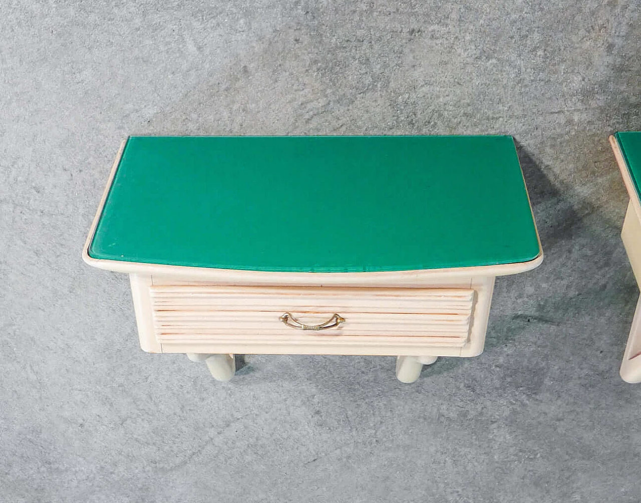 Coppia di comodini a mensola con cassettino nello stile di V. Valabrega, anni '40 6