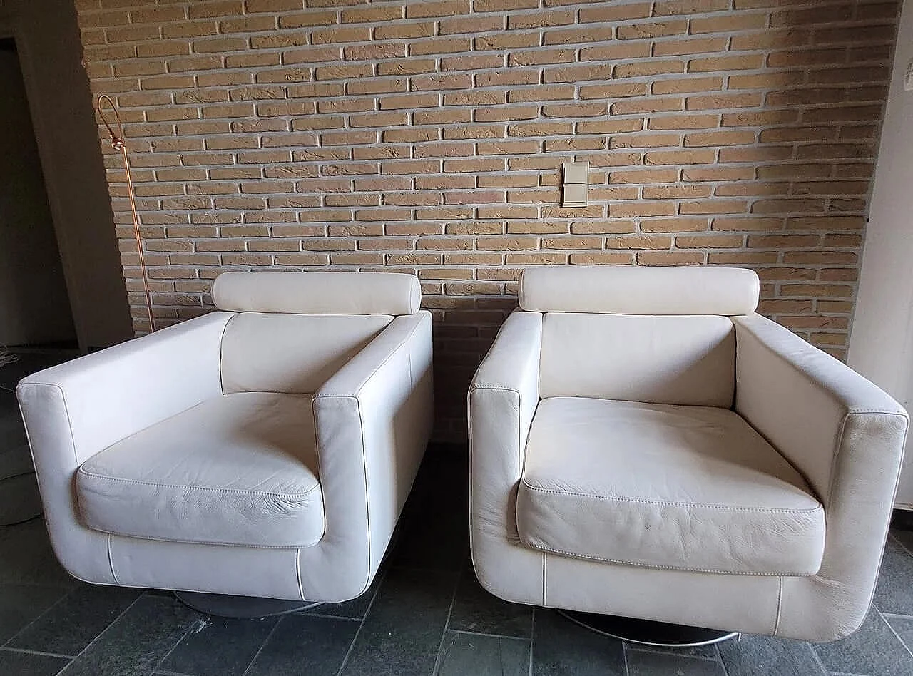 Coppia di poltrone Modern 75 in pelle bianca di Natuzzi, anni 2000 1