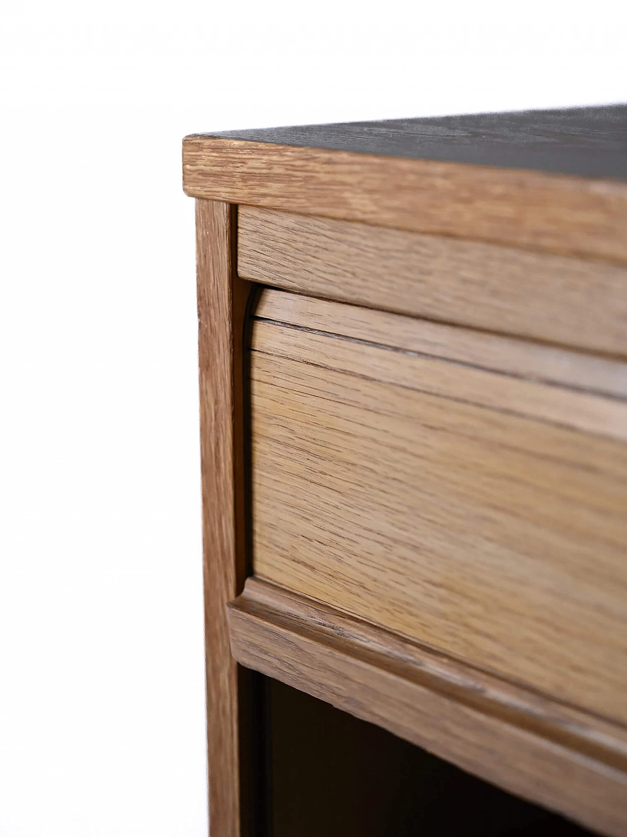 Mobiletto in rovere con serrandina, anni '60 9