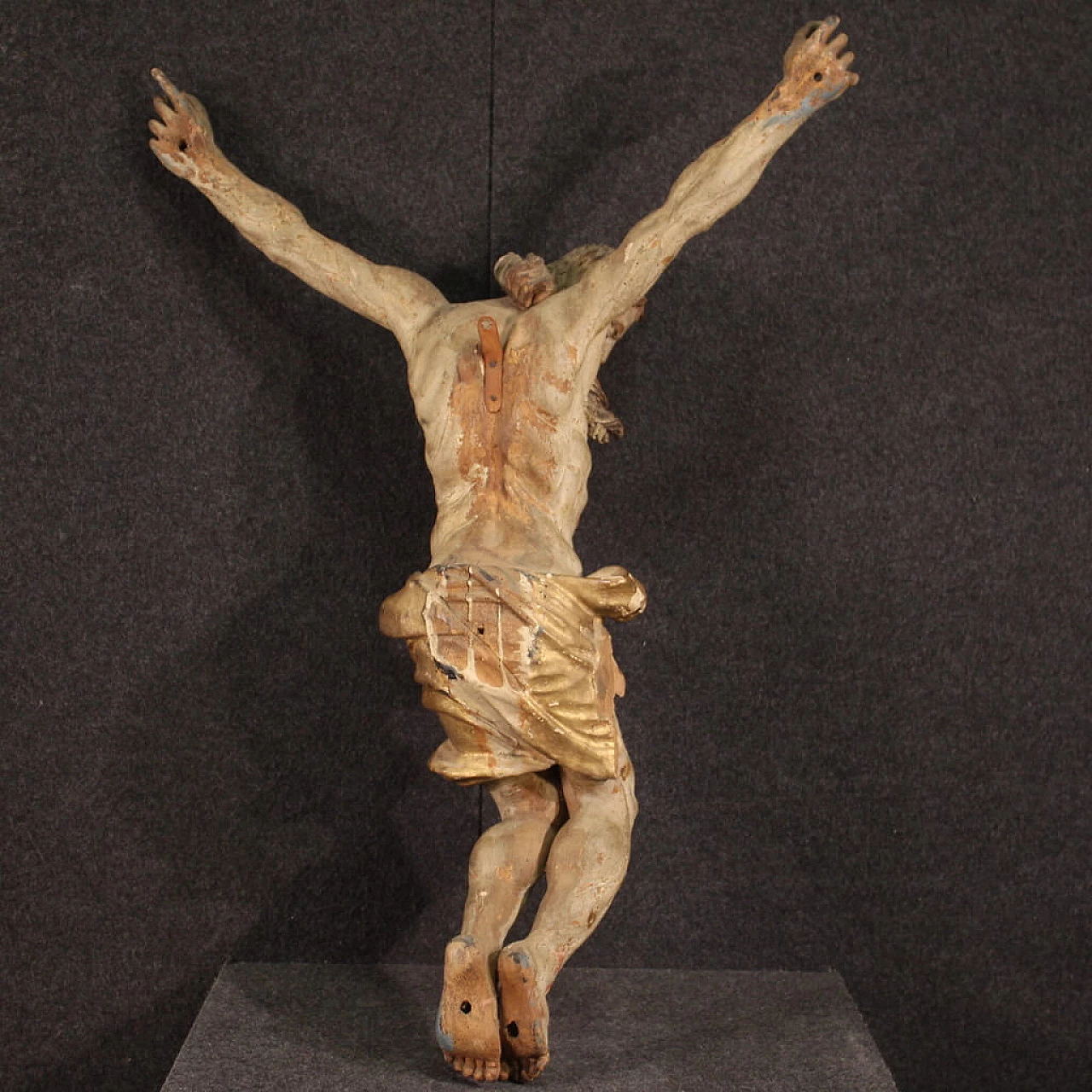 Cristo crocifisso, scultura in legno policromo e dorato, prima metà del '700 4
