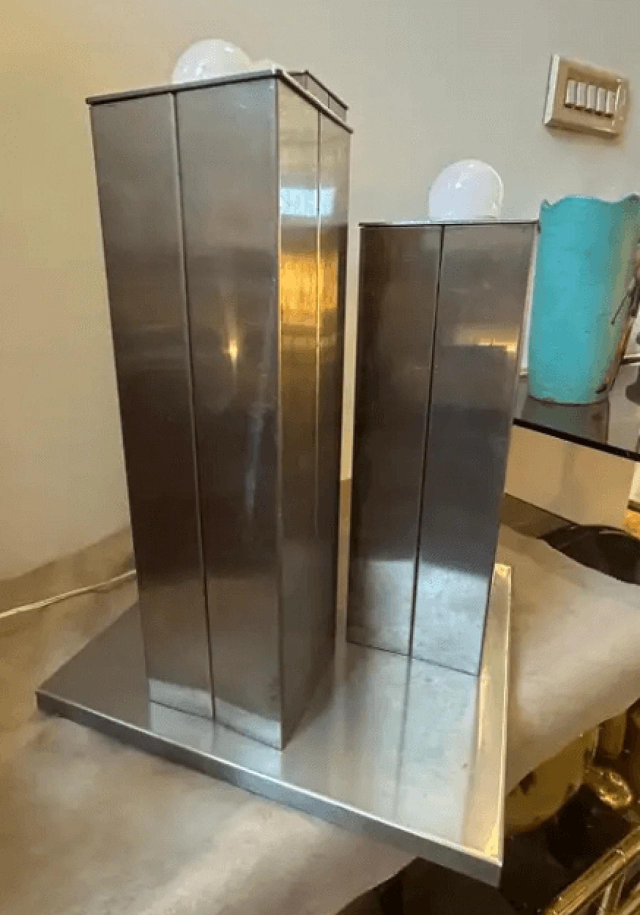 Chrome-plated metal square table lamp, 1970s 5