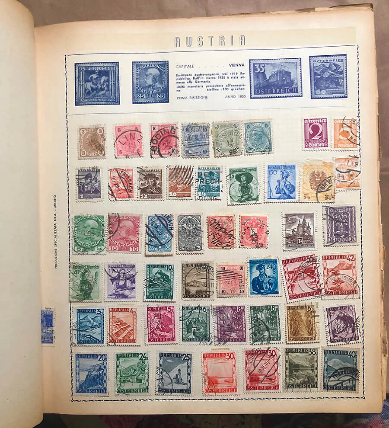 Libro di raccolta di francobolli del mondo, inizio '900 3