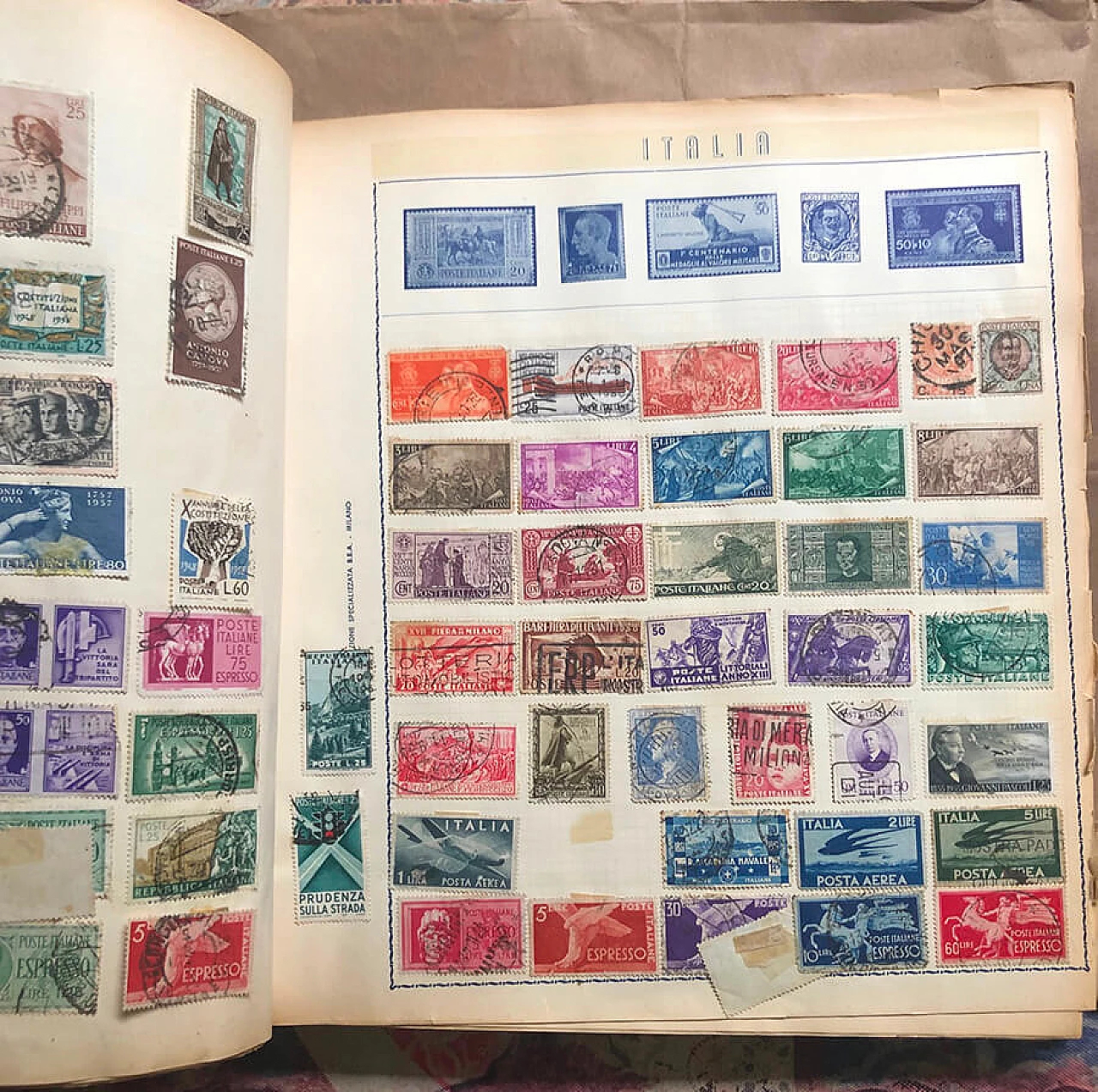 Libro di raccolta di francobolli del mondo, inizio '900 12