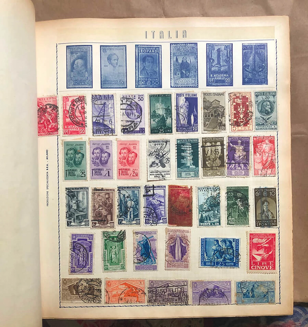 Libro di raccolta di francobolli del mondo, inizio '900 13