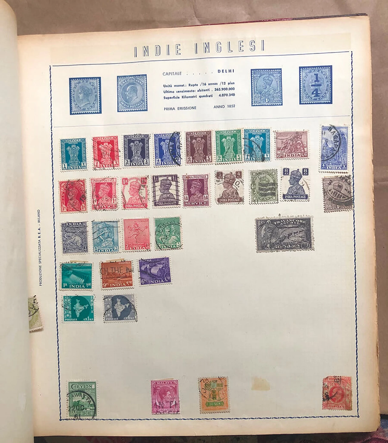 Libro di raccolta di francobolli del mondo, inizio '900 18