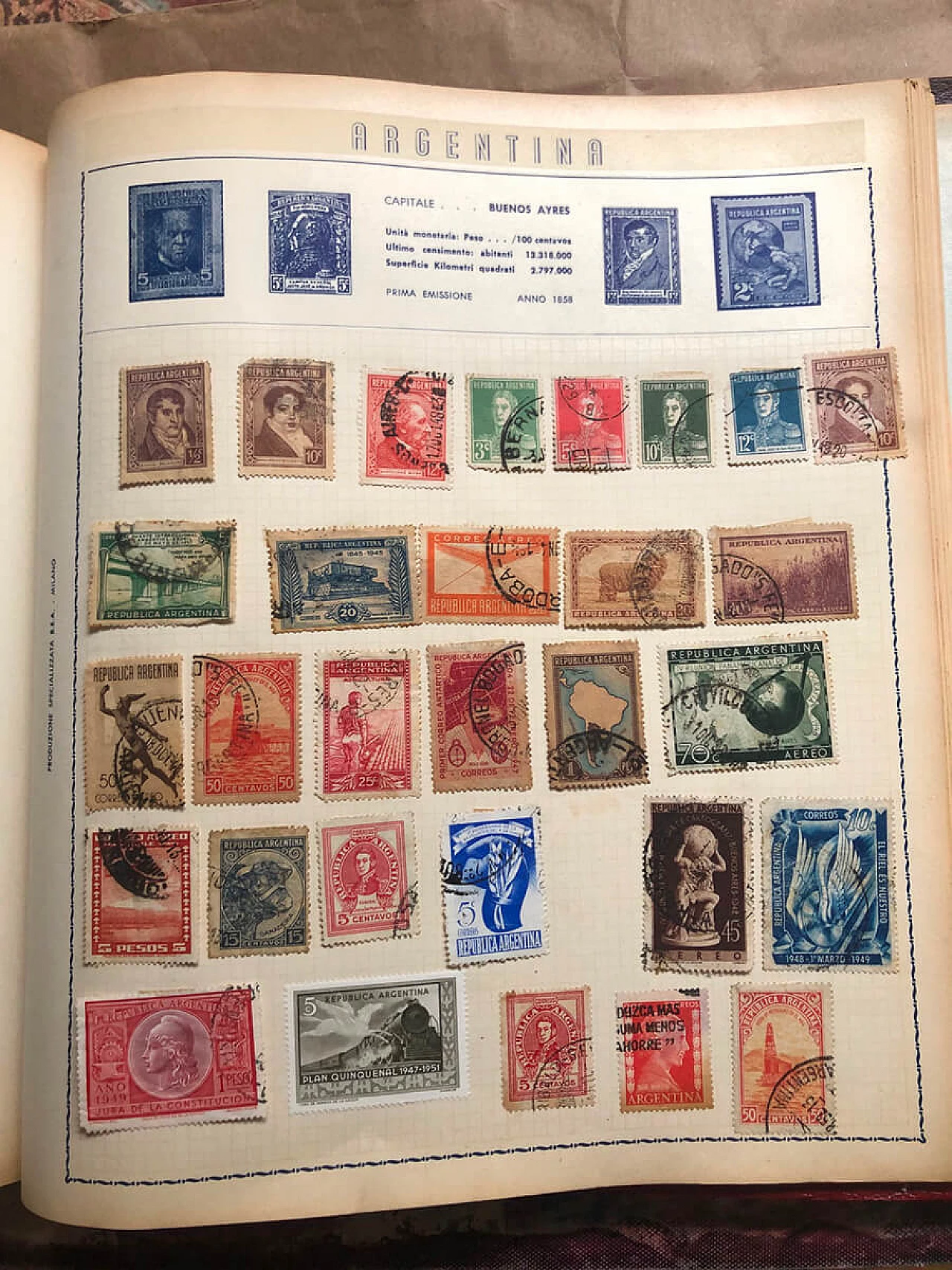 Libro di raccolta di francobolli del mondo, inizio '900 22