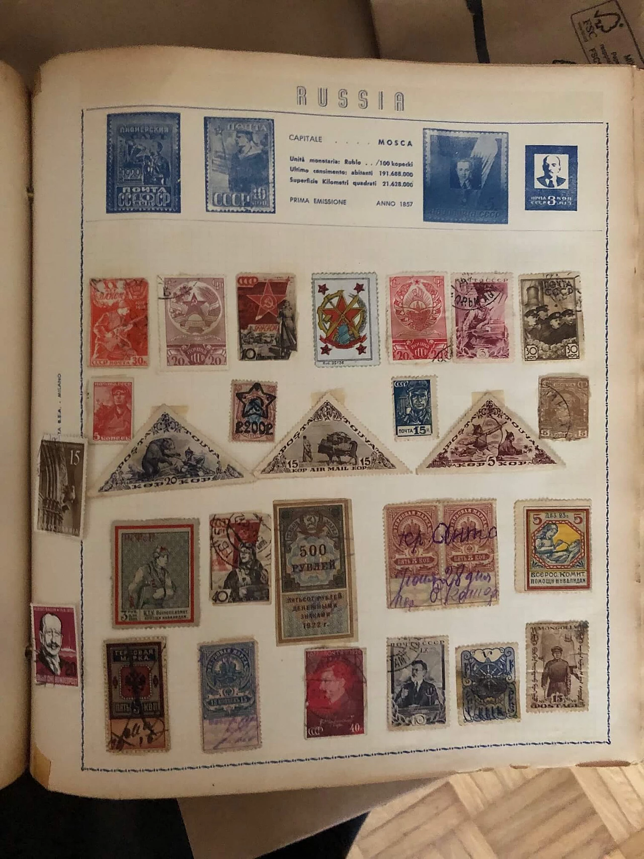 Libro di raccolta di francobolli del mondo, inizio '900 30