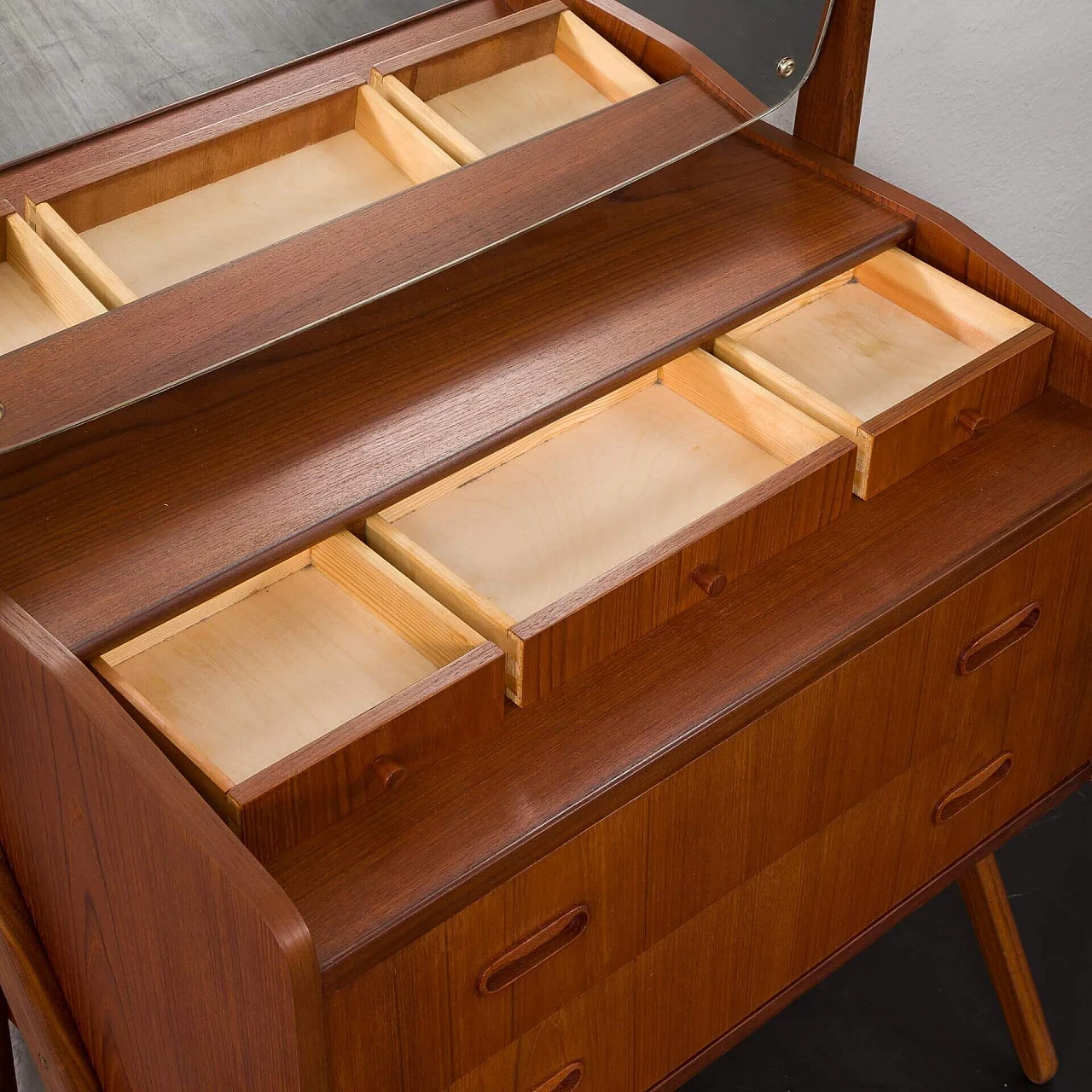Danish Y-shaped dresser in the Sigfried Omann style with mirrors, 1960s 6
