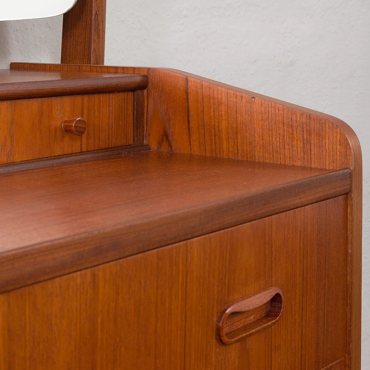 Danish Y-shaped dresser in the Sigfried Omann style with mirrors, 1960s 10