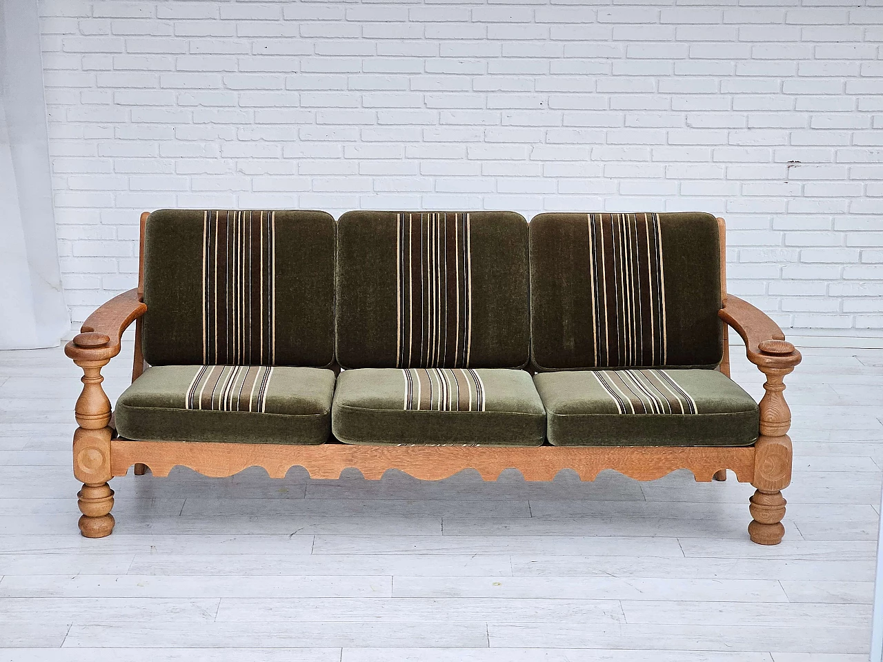 Danish three-seater velvet and oak sofa, 1970s 3
