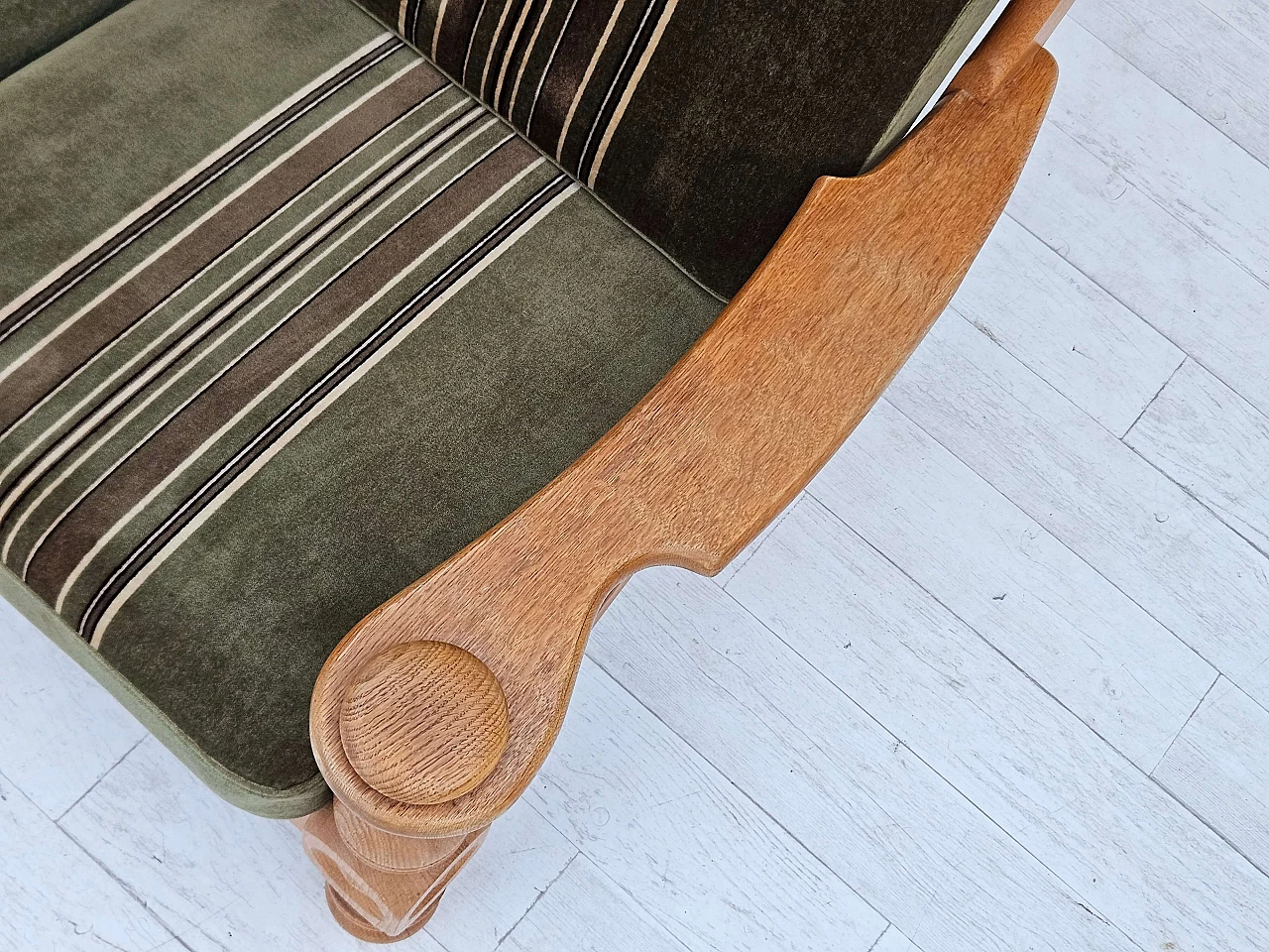 Danish three-seater velvet and oak sofa, 1970s 5