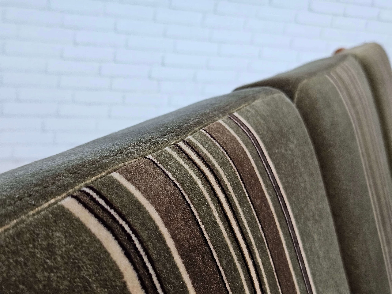 Danish three-seater velvet and oak sofa, 1970s 8