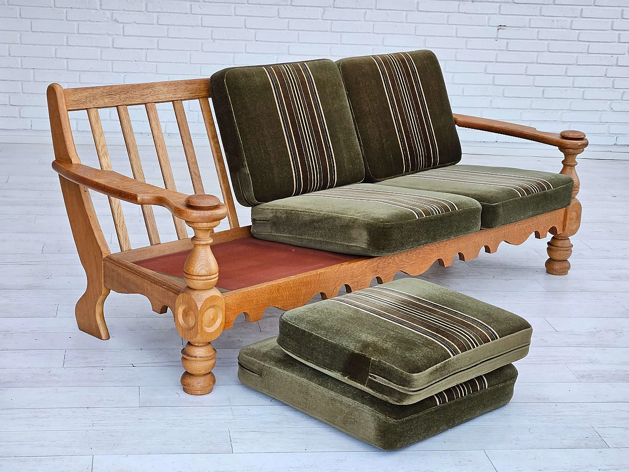 Danish three-seater velvet and oak sofa, 1970s 15