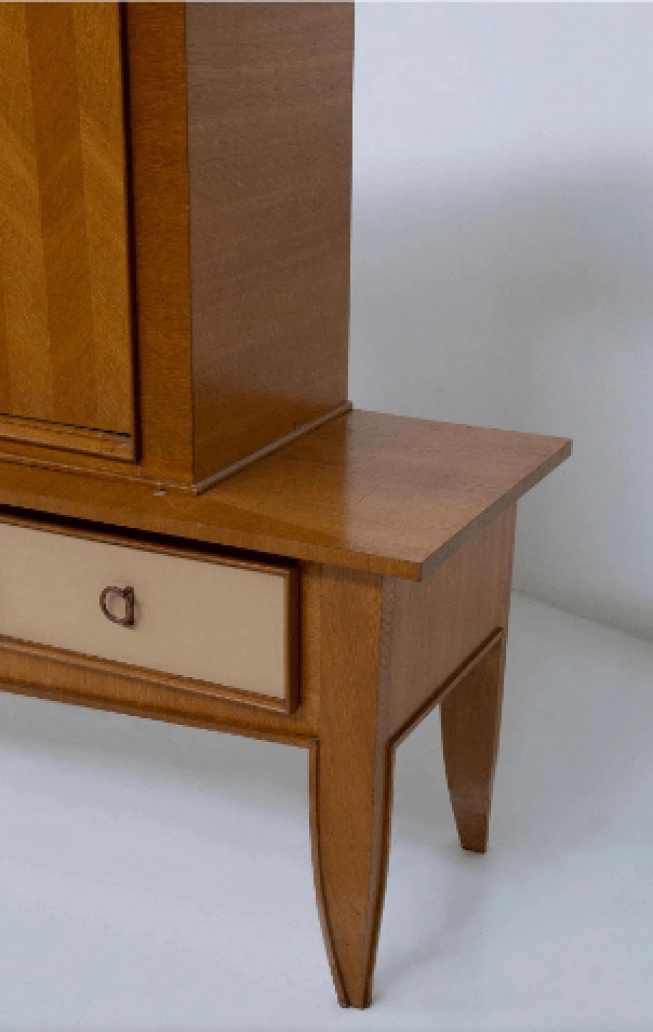 Credenza in legno, pelle e ottone attribuita a Maxime Old, anni '50 7