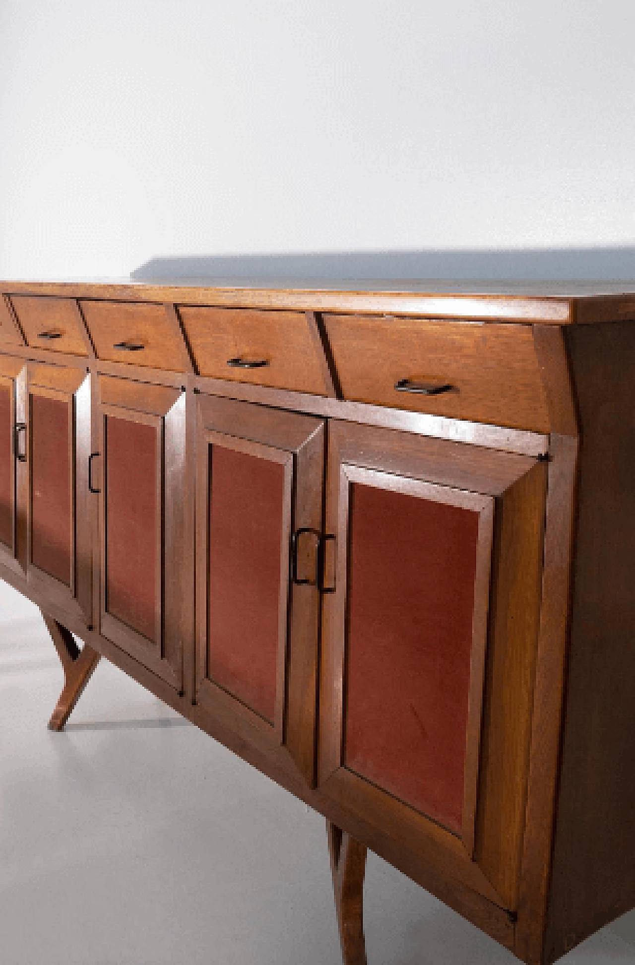 Credenza in legno massiccio a cinque ante battenti di Carlo Mollino, anni '50 11