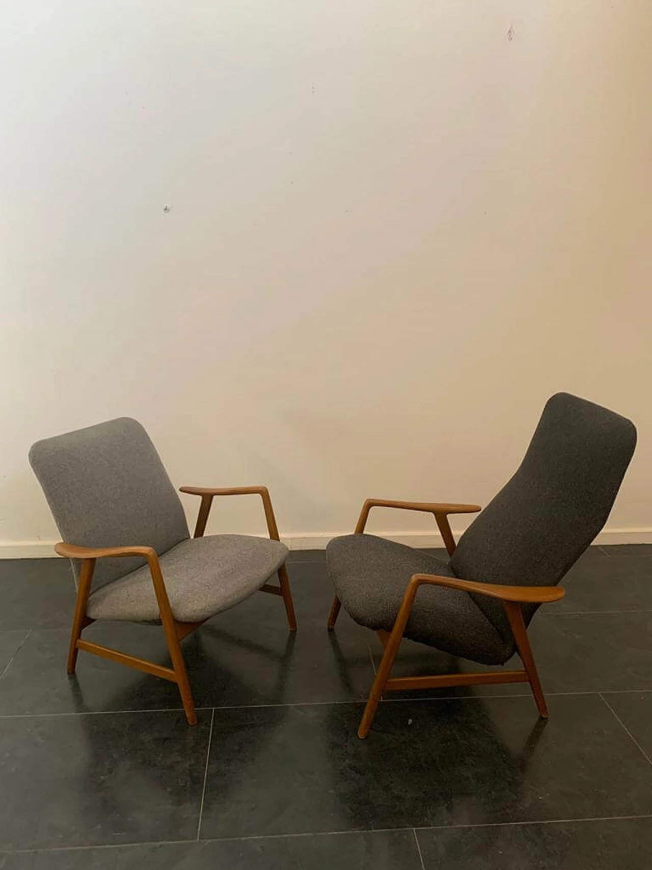 Pair of beech armchairs by Pizzetti, 1960s 2