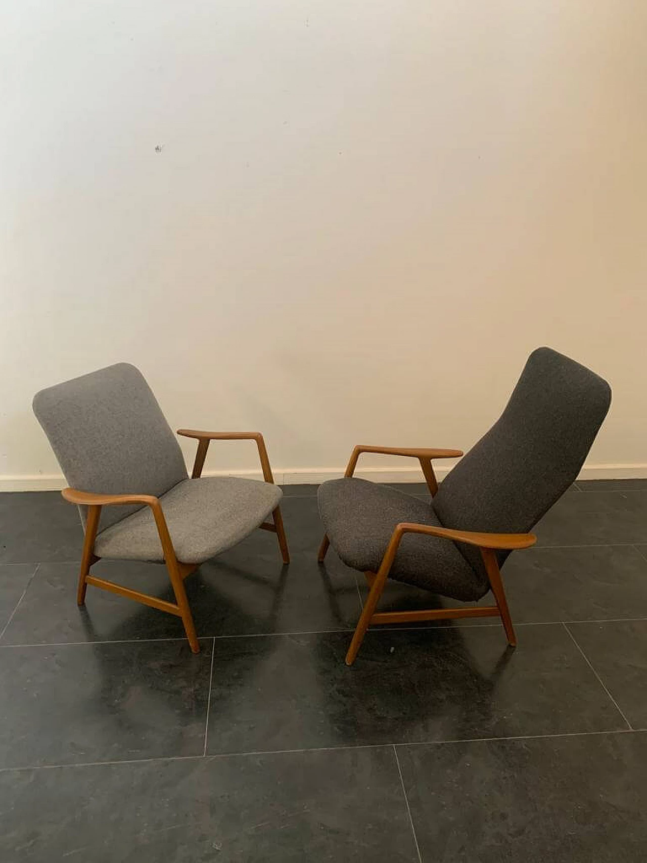 Pair of beech armchairs by Pizzetti, 1960s 3
