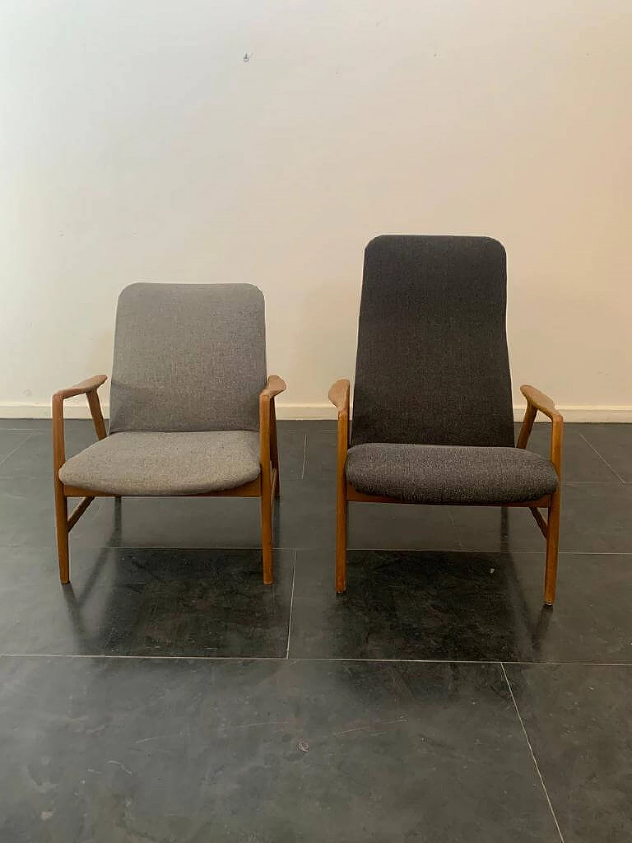 Pair of beech armchairs by Pizzetti, 1960s 5