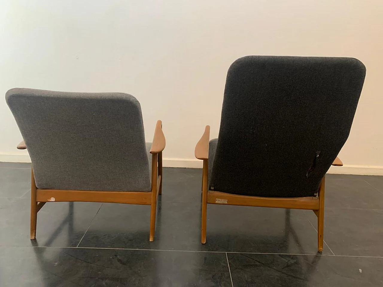 Pair of beech armchairs by Pizzetti, 1960s 8