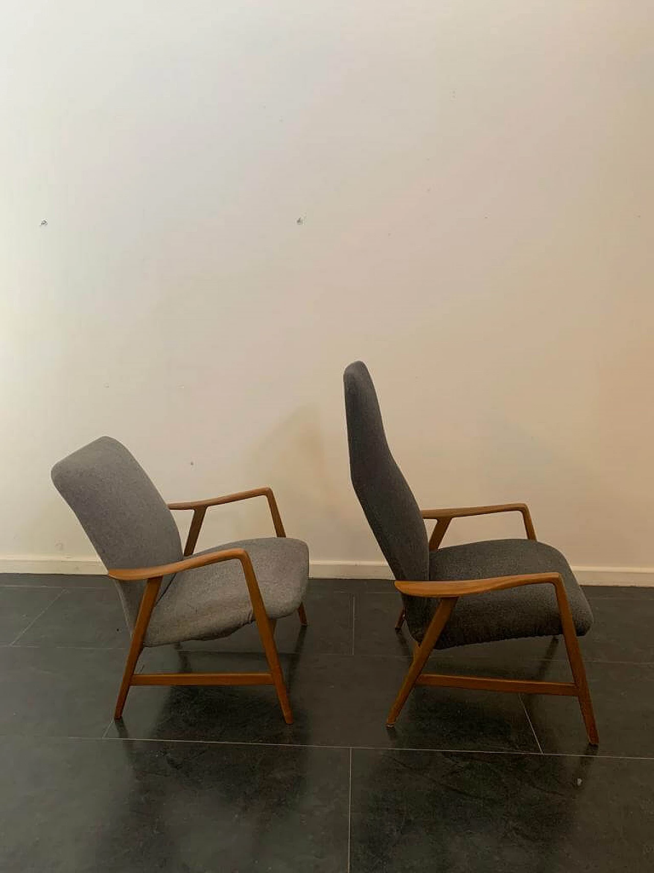 Pair of beech armchairs by Pizzetti, 1960s 10