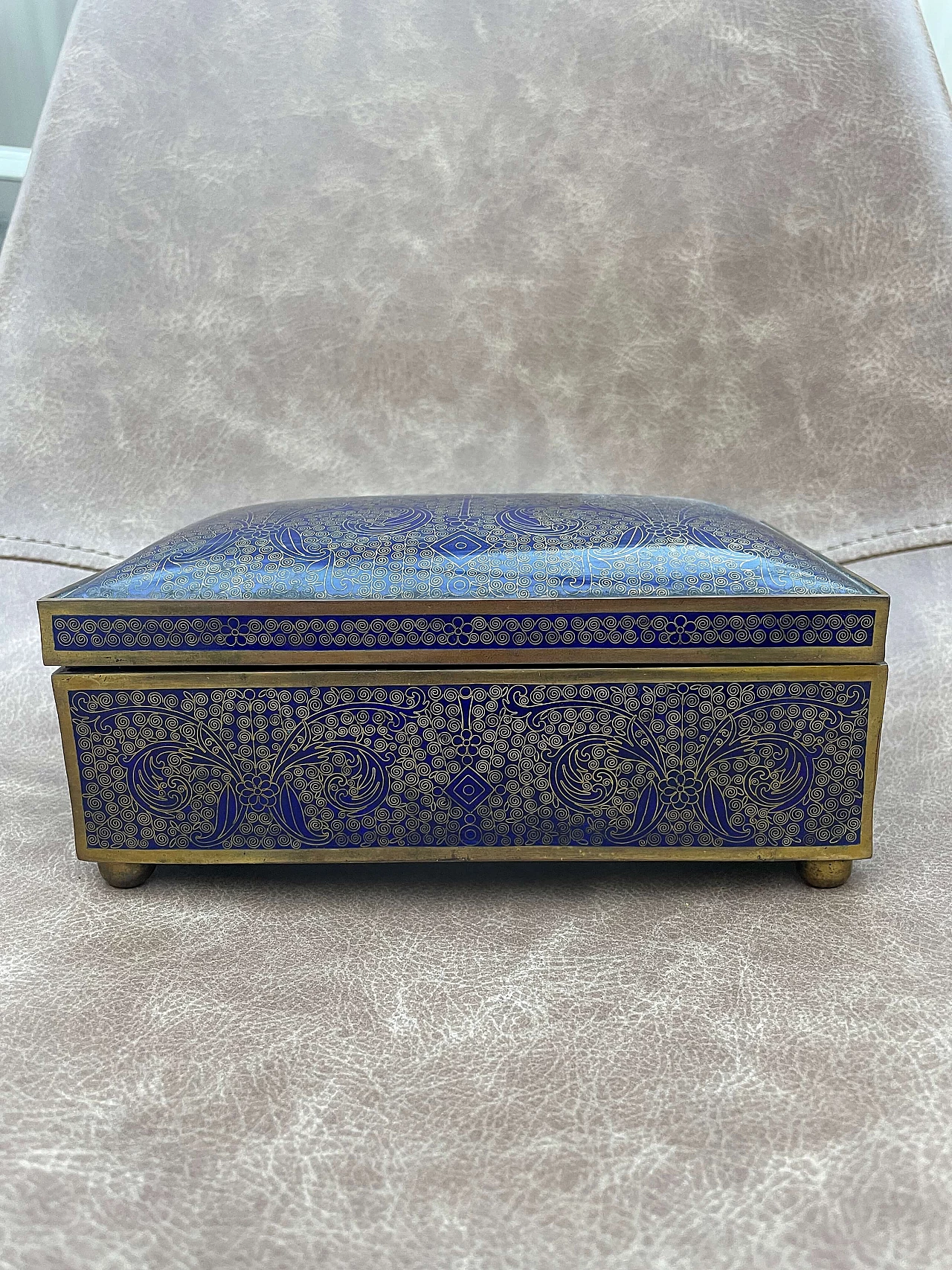 Chinese blue enameled and gilded metal casket, early 20th century 3