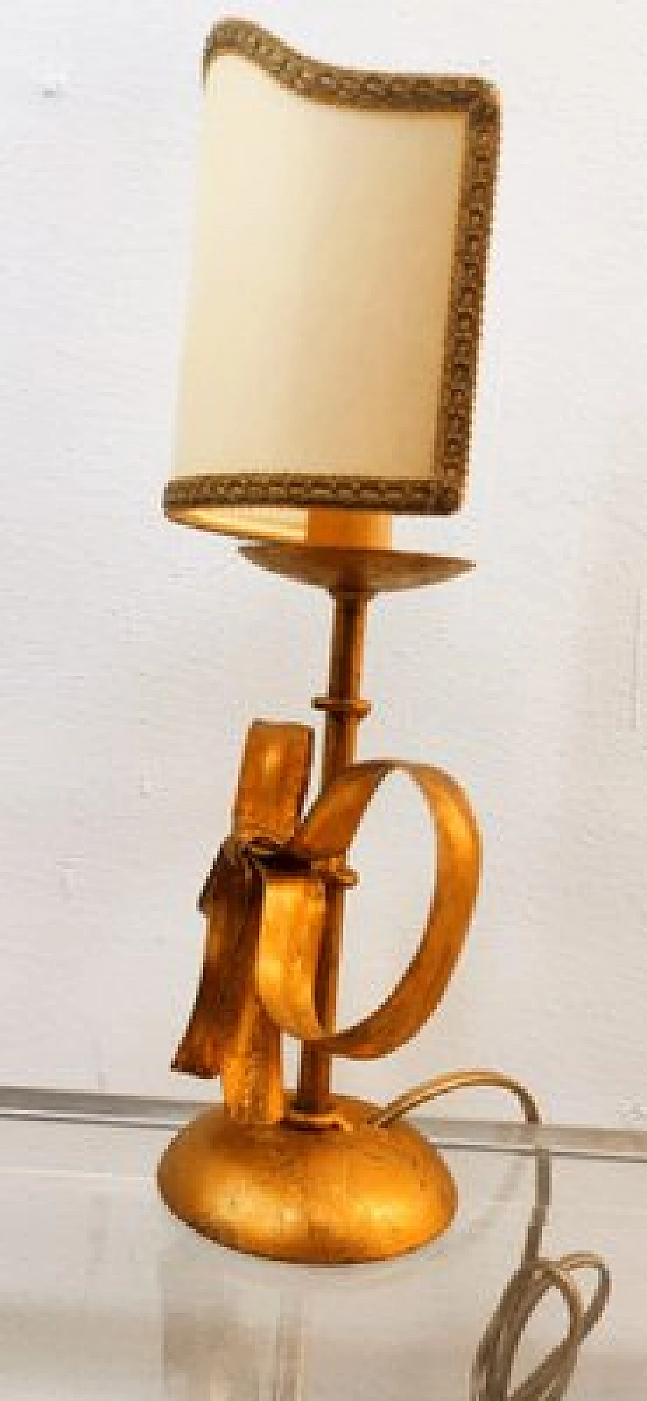 Lampada da tavolo in ferro battuto dorato con fiocco di Li Puma, anni '70 6
