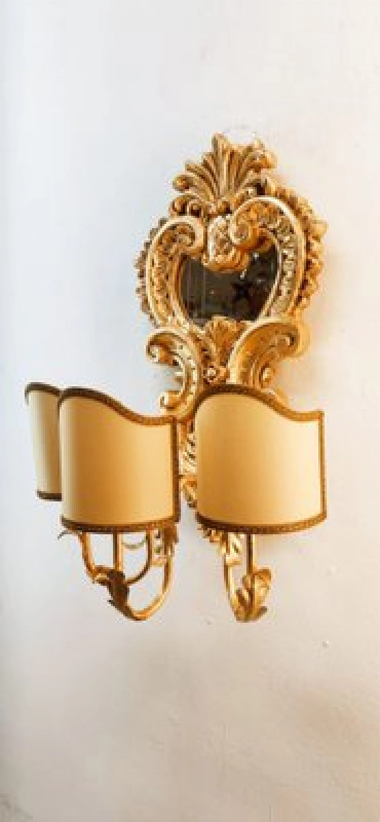 Applique a tre luci in legno dorato e pergamena con specchio, anni '60 6