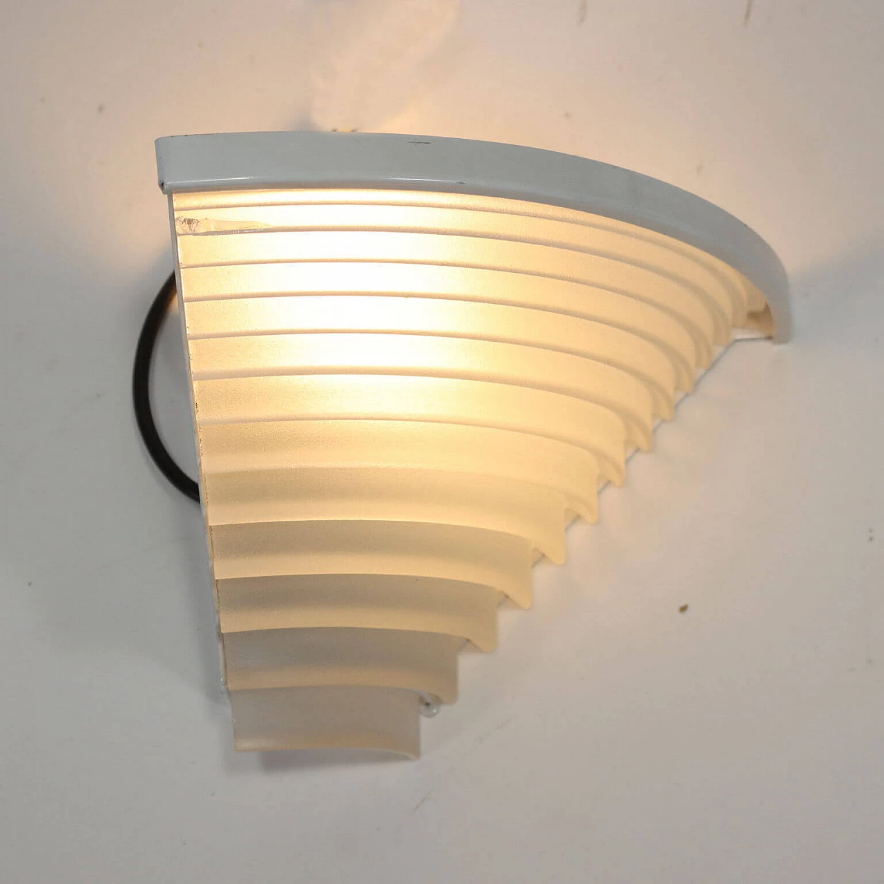 Pair of Egisto corner lamps by Angelo Mangiarotti for Artemide, 1980s 5