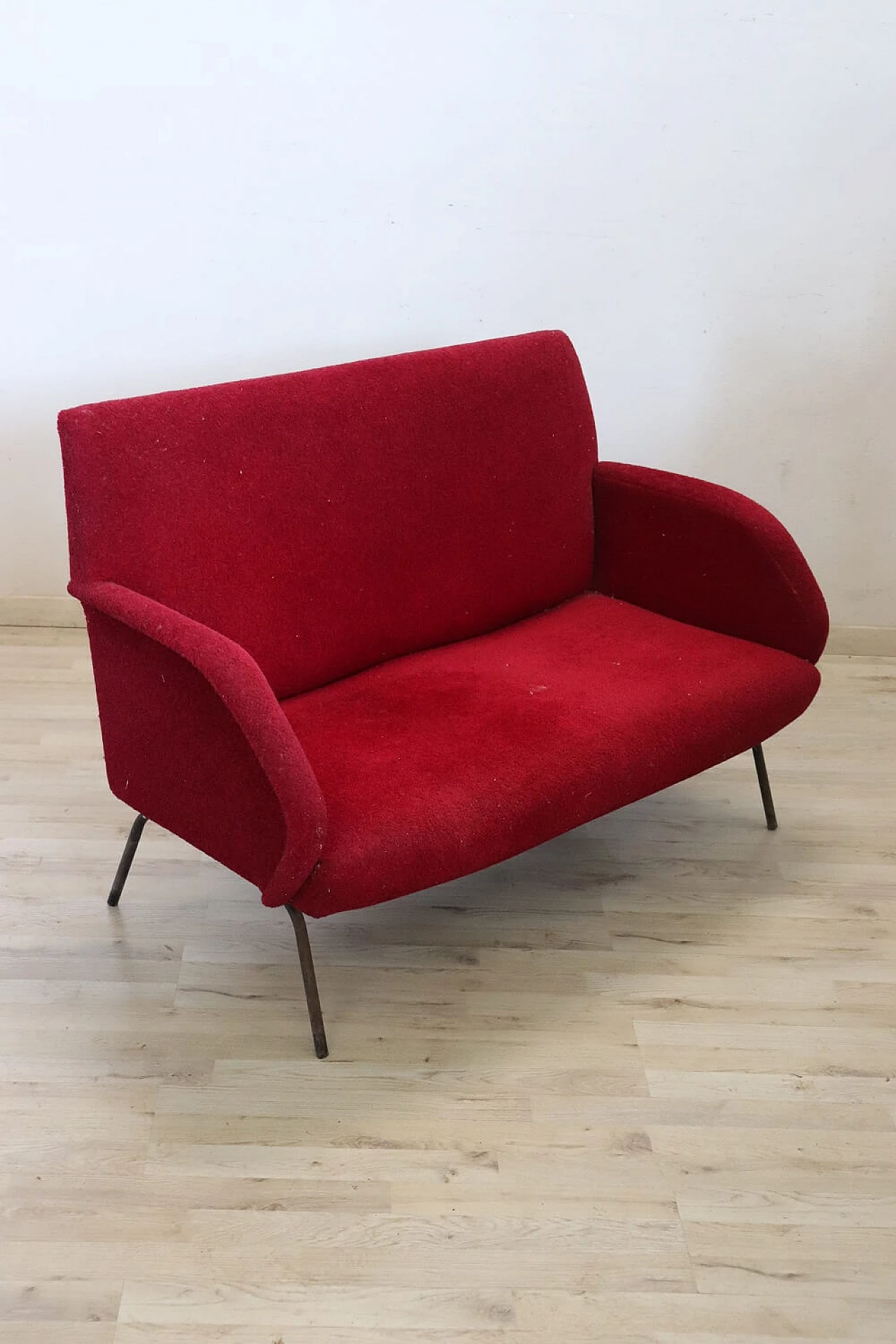 Metal frame sofa with terry cloth upholstery and red bouclé wool cover, 1950s 2