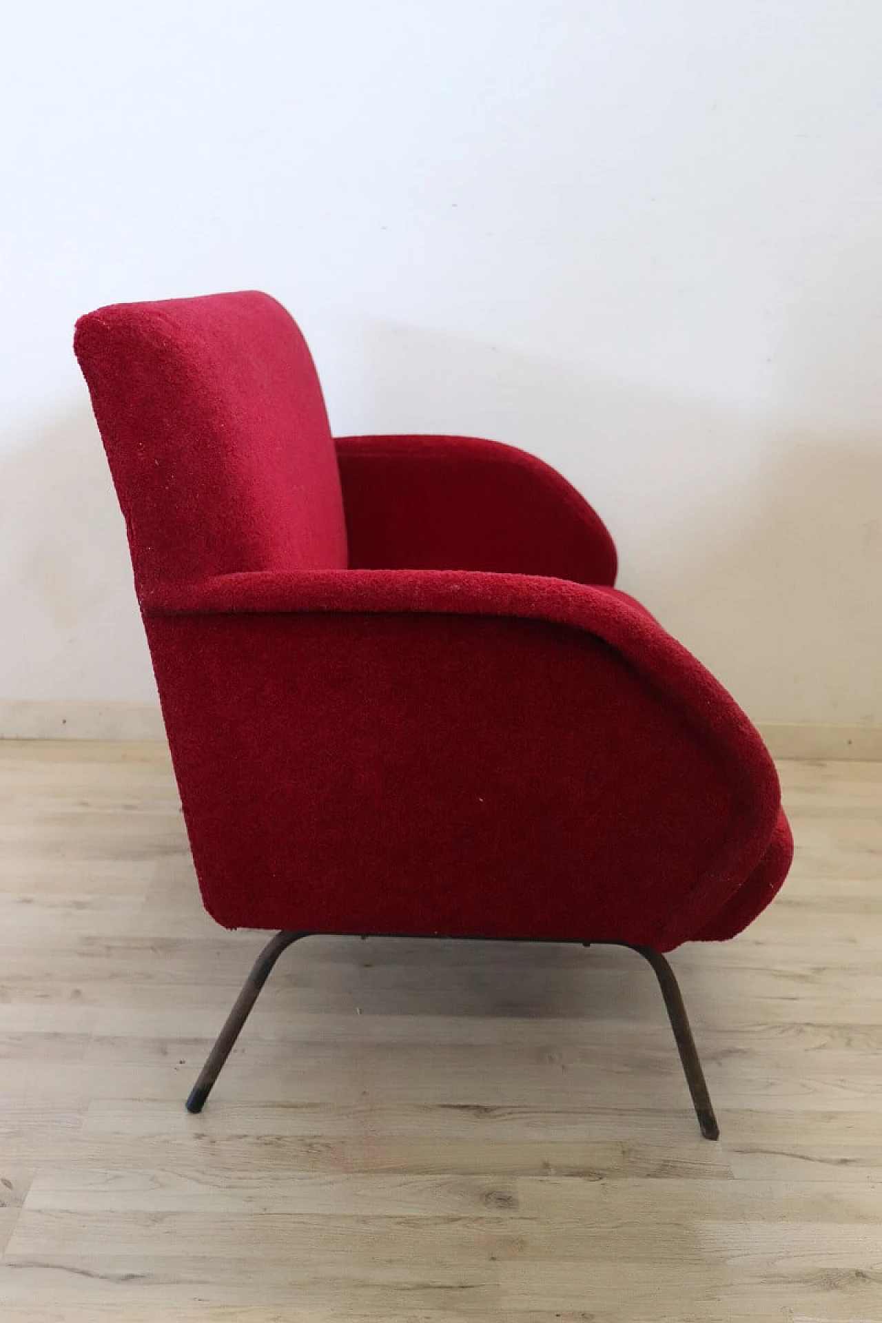 Metal frame sofa with terry cloth upholstery and red bouclé wool cover, 1950s 5