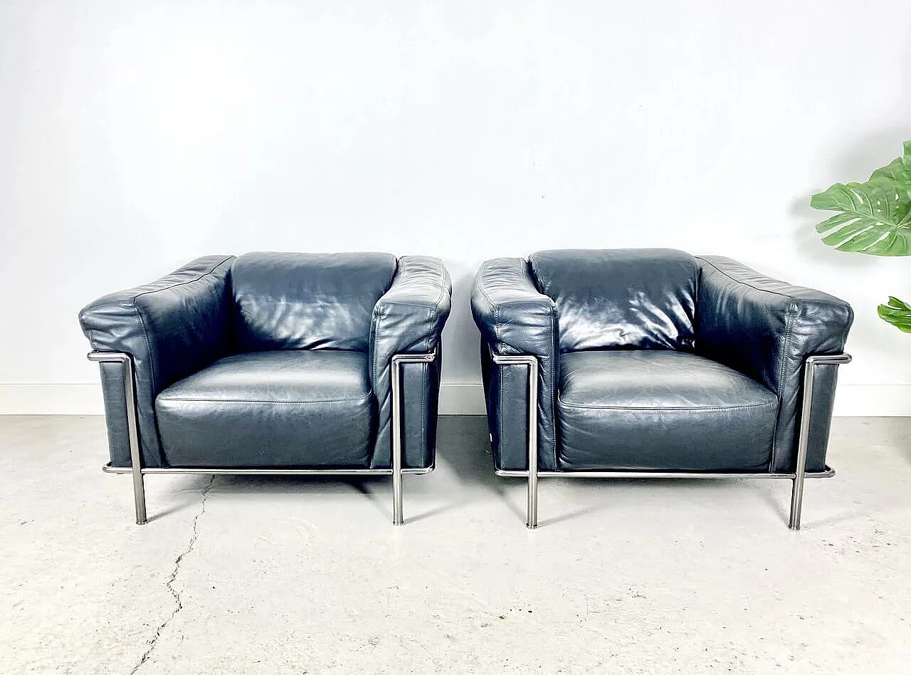 Pair of Club L3 leather armchairs by Le Corbusier, Pierre Jeanneret and Charlotte Perriand for Natuzzi, 1980s 1