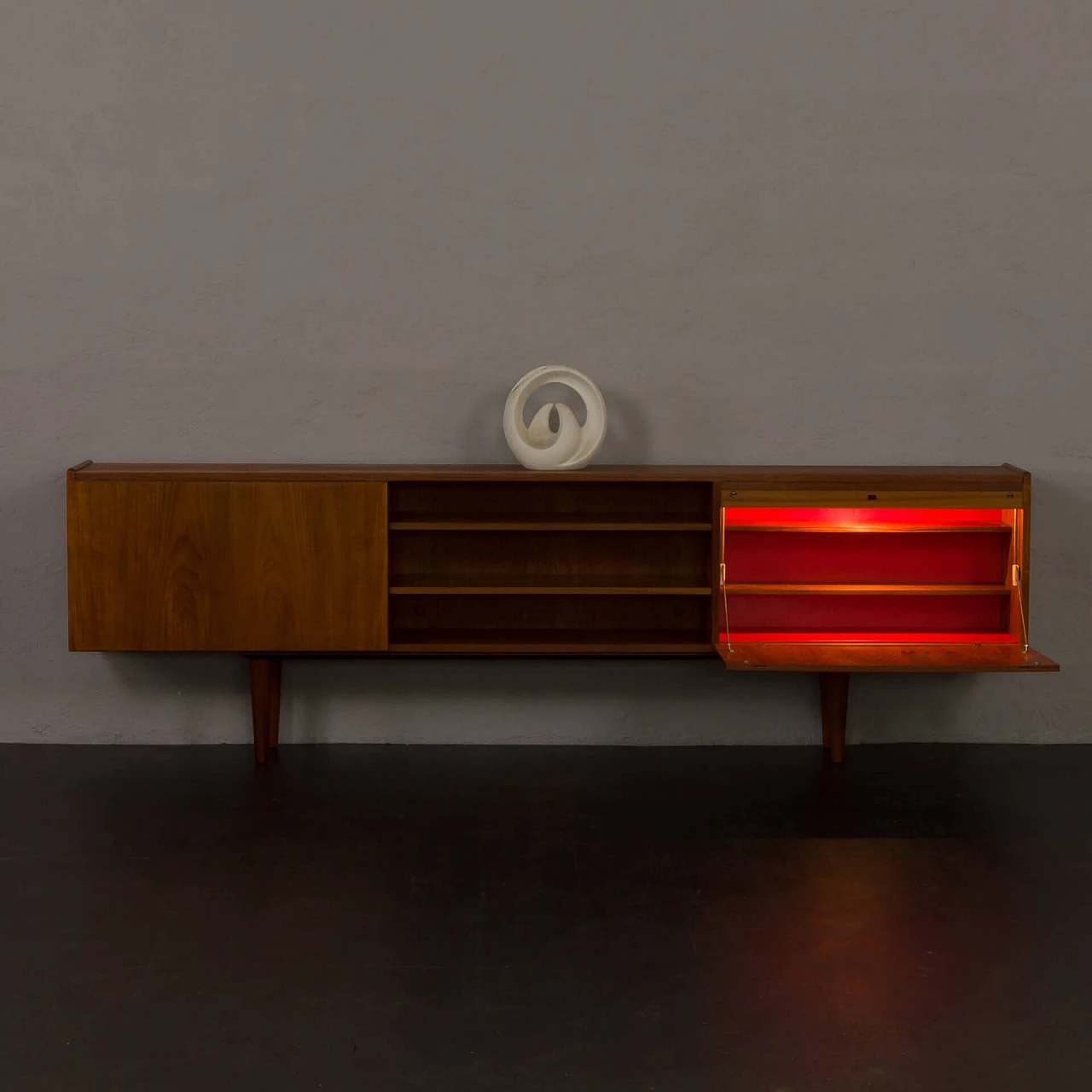 Credenza in teak con vano bar attribuita a Ib Kofod Larsen, anni '60 2