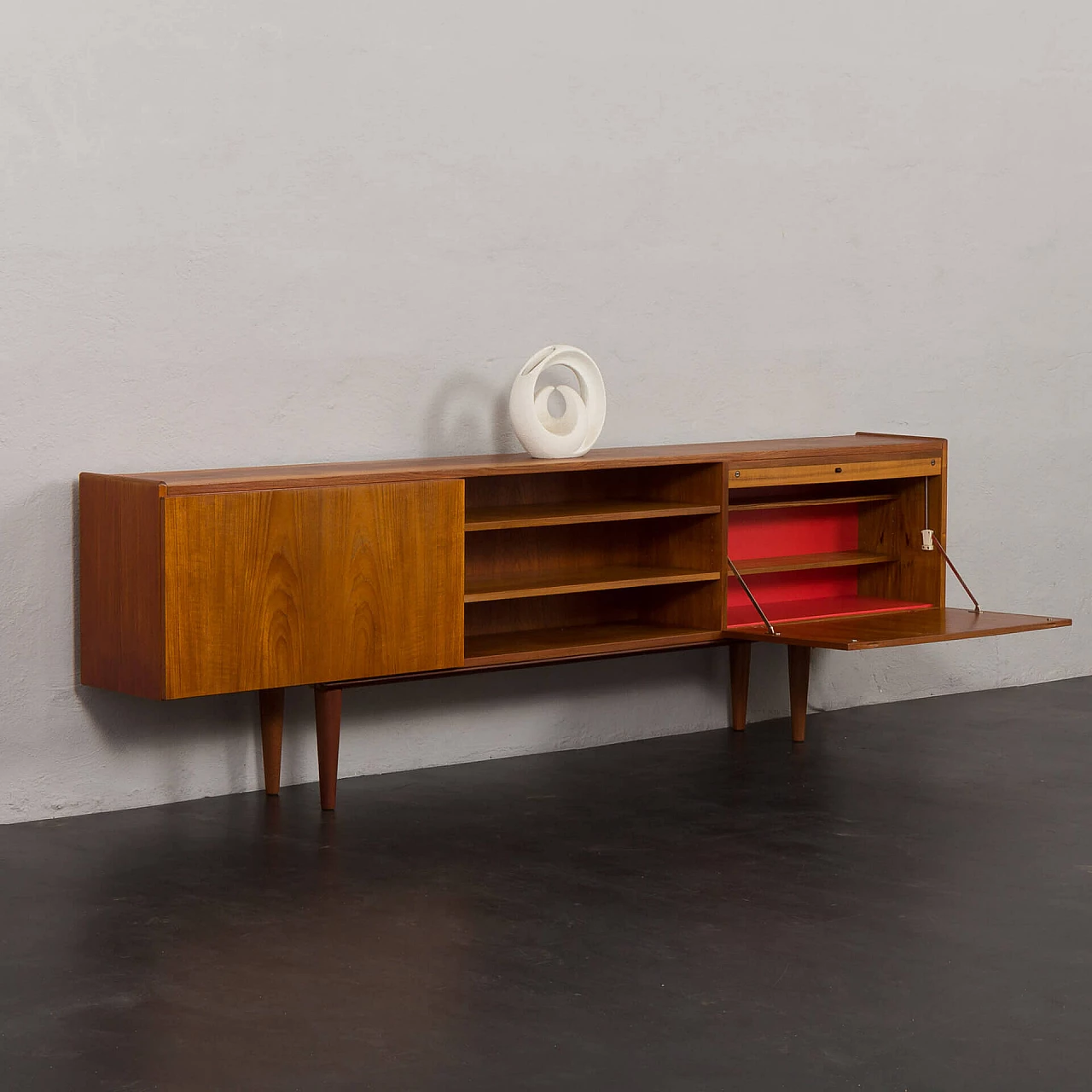 Credenza in teak con vano bar attribuita a Ib Kofod Larsen, anni '60 4