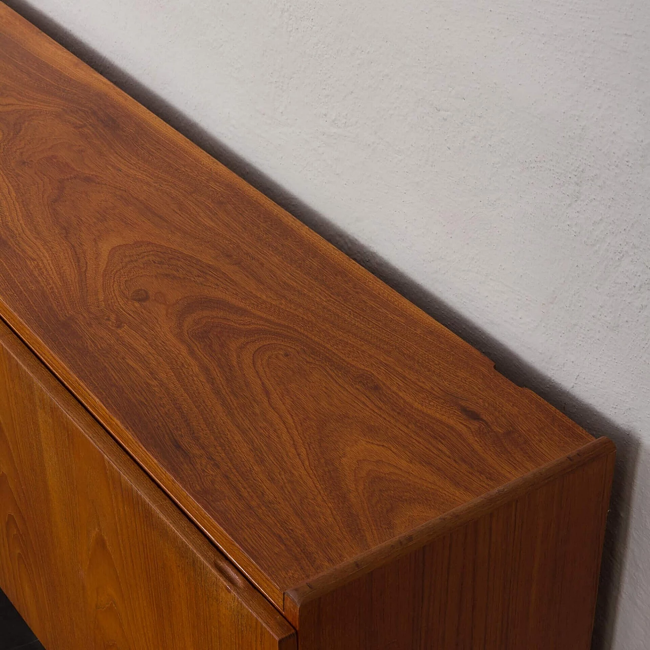 Credenza in teak con vano bar attribuita a Ib Kofod Larsen, anni '60 12