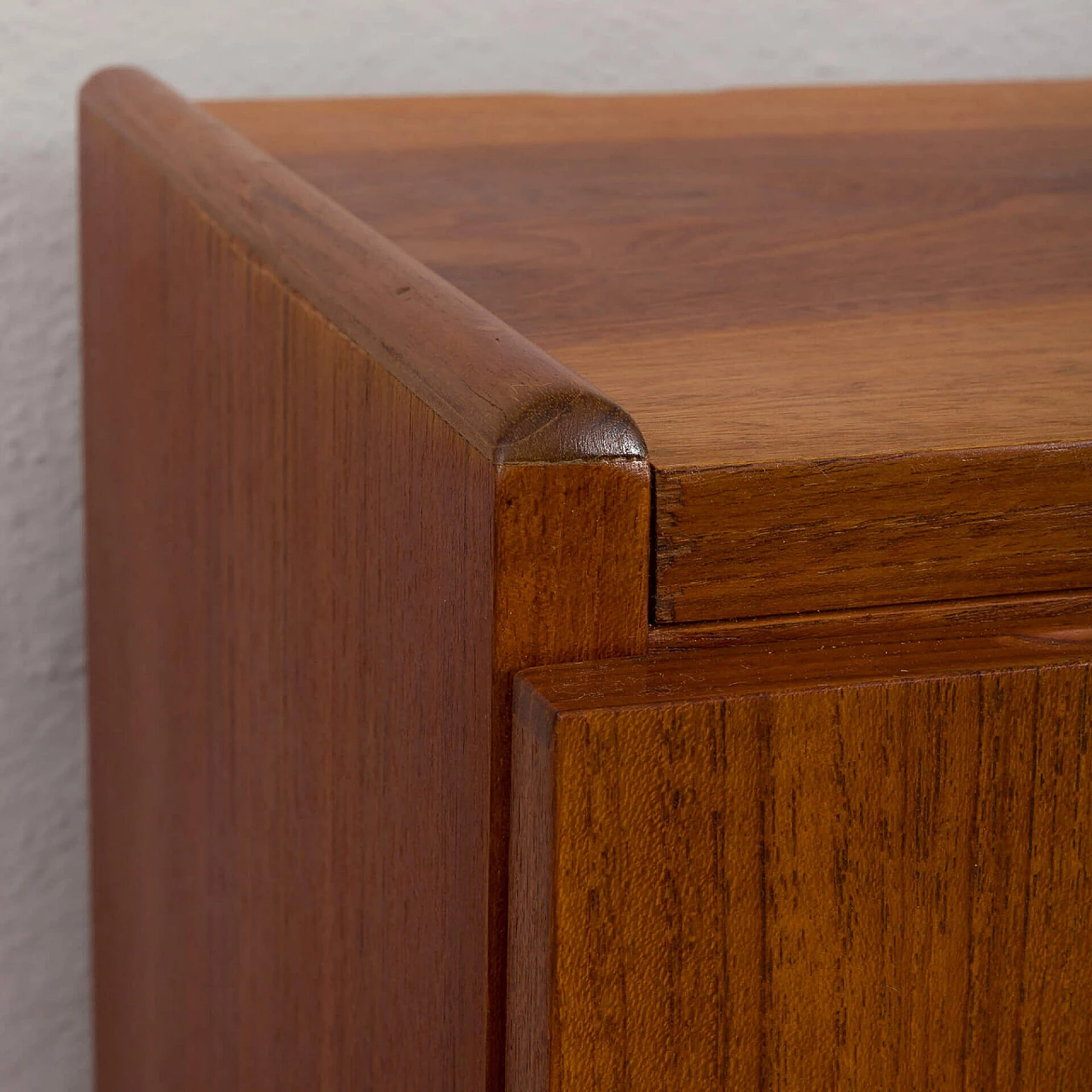 Credenza in teak con vano bar attribuita a Ib Kofod Larsen, anni '60 19