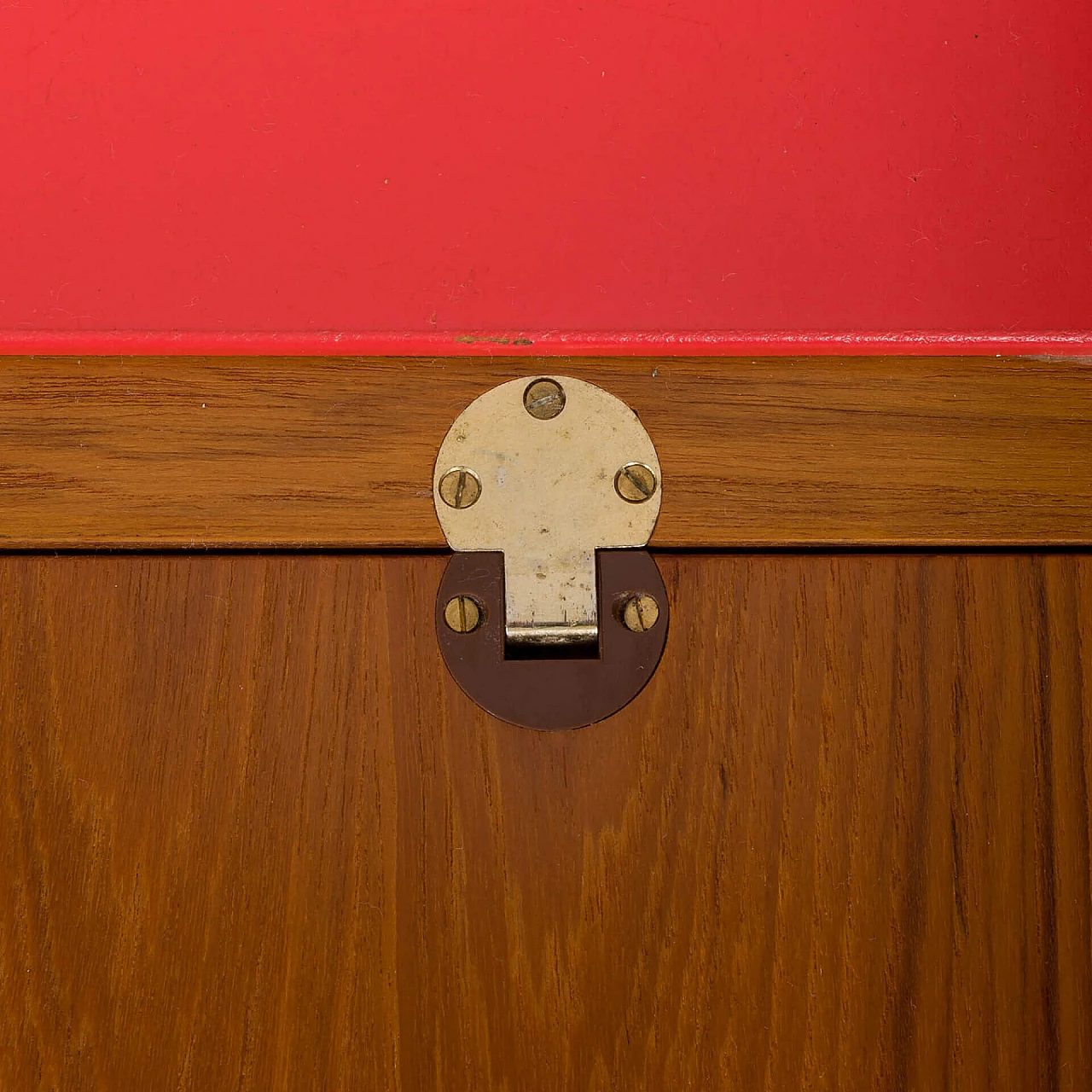 Credenza in teak con vano bar attribuita a Ib Kofod Larsen, anni '60 20